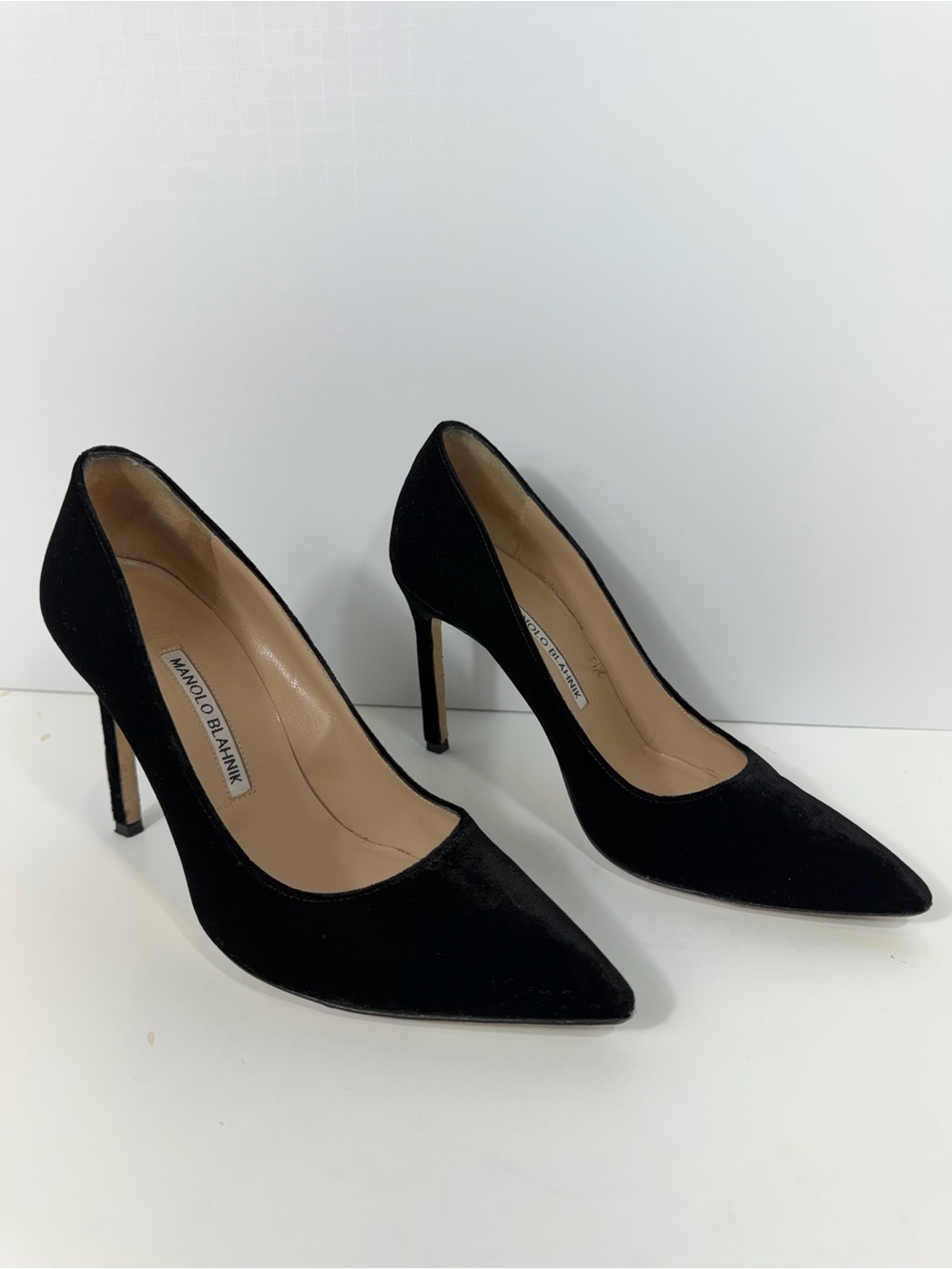 Manolo Blahnik Black Velvet Pointed Toe Stiletto Pumps Heels 37.5 US 7.5
